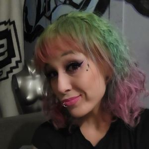 Meet your Posher, Andrea